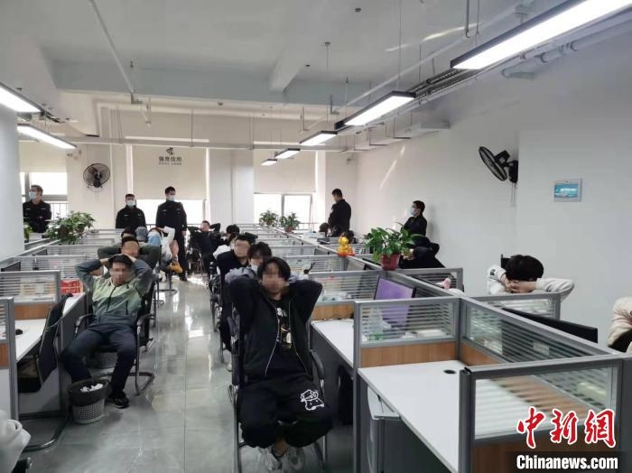 抓捕現(xiàn)場(chǎng)。　長(zhǎng)沙市公安局供圖