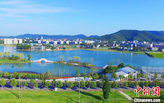 后湖藝術(shù)園。　唐小晴 攝