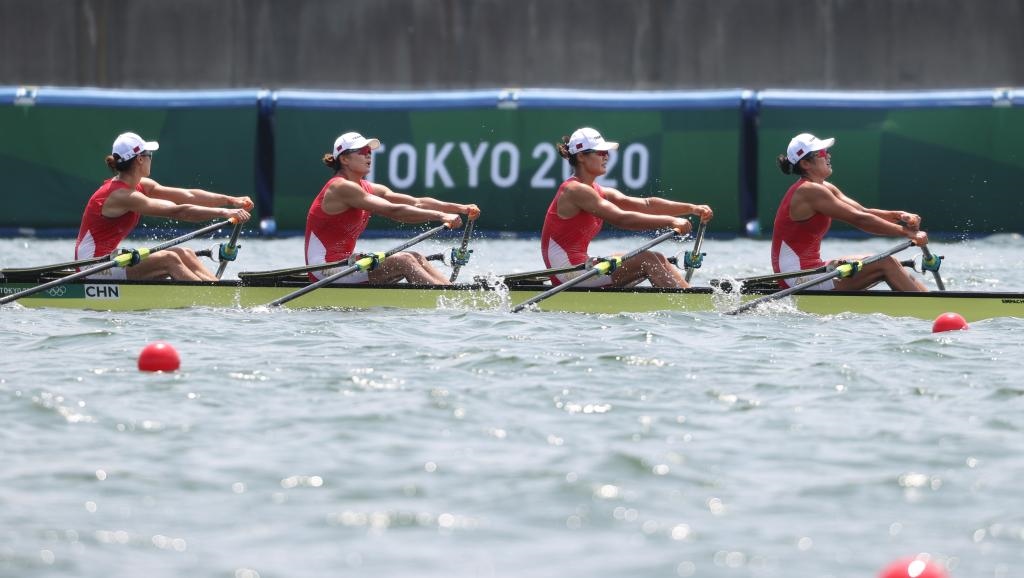 7月28日，中國隊(duì)選手陳云霞、張靈、呂揚(yáng)、崔曉桐在比賽中。新華社記者杜瀟逸攝.jpg