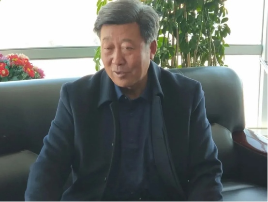 世界地球日，不忘治沙人1694.png