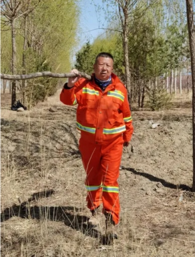 世界地球日，不忘治沙人3389.png