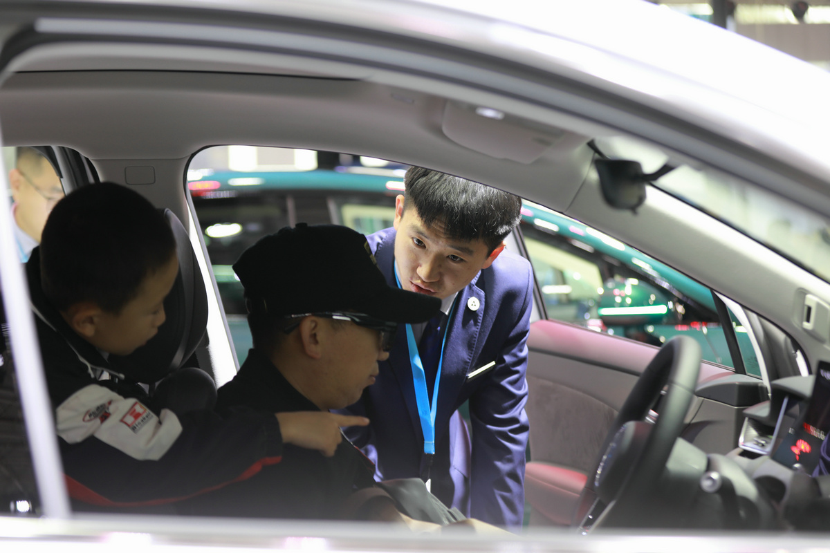 1759307445195794.jpg 7O5A9449.jpg