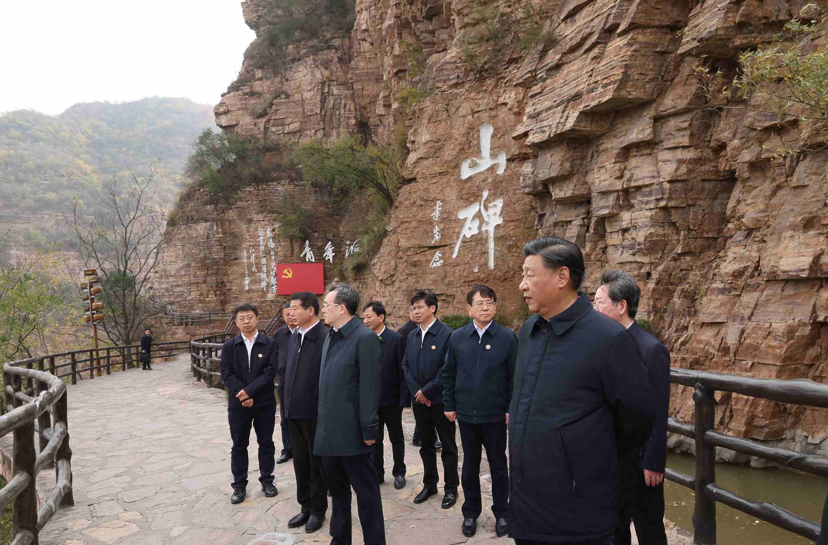 2022年10月28日，習(xí)近平總書記在河南安陽林州市紅旗渠青年洞考察。