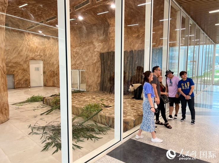 當?shù)赜慰团c“四?！焙嫌啊Ｈ嗣窬W(wǎng)記者 張志文攝
