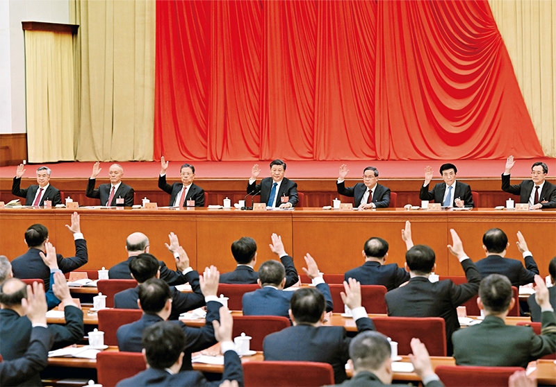 中國共產(chǎn)黨第二十屆中央委員會(huì)第二次全體會(huì)議，于2023年2月26日至28日在北京舉行。這是習(xí)近平、李強(qiáng)、趙樂際、王滬寧、蔡奇、丁薛祥、李希等在主席臺上。 新華社記者 謝環(huán)馳/攝