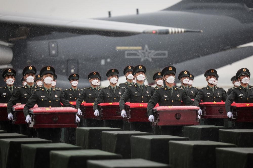 △2022年9月16日，載運著88位在韓中國人民志愿軍烈士遺骸及837件遺物的空軍專機降落在沈陽桃仙國際機場，英雄們回到祖國懷抱。