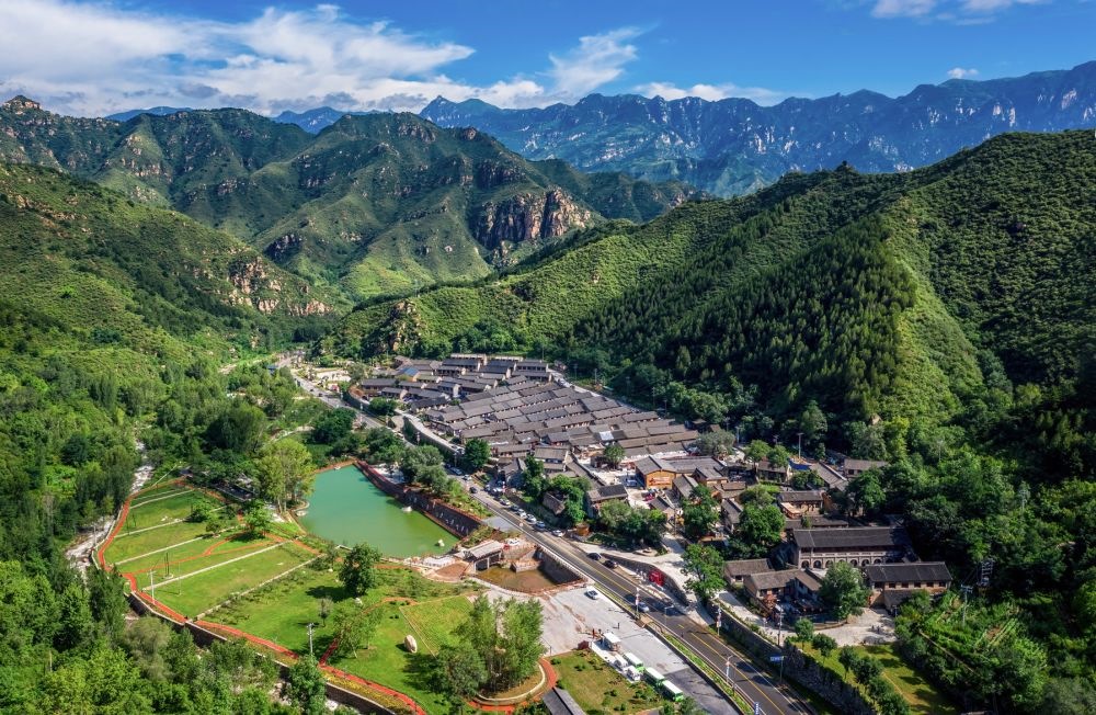 這是2021年7月23日拍攝的河北省阜平縣駱駝灣村景色（無人機(jī)照片）。新華社記者 朱旭東 攝