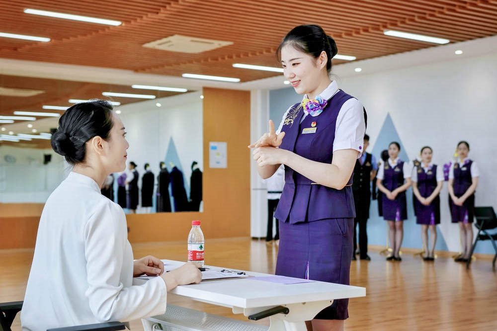 手語培訓(xùn)與考核。