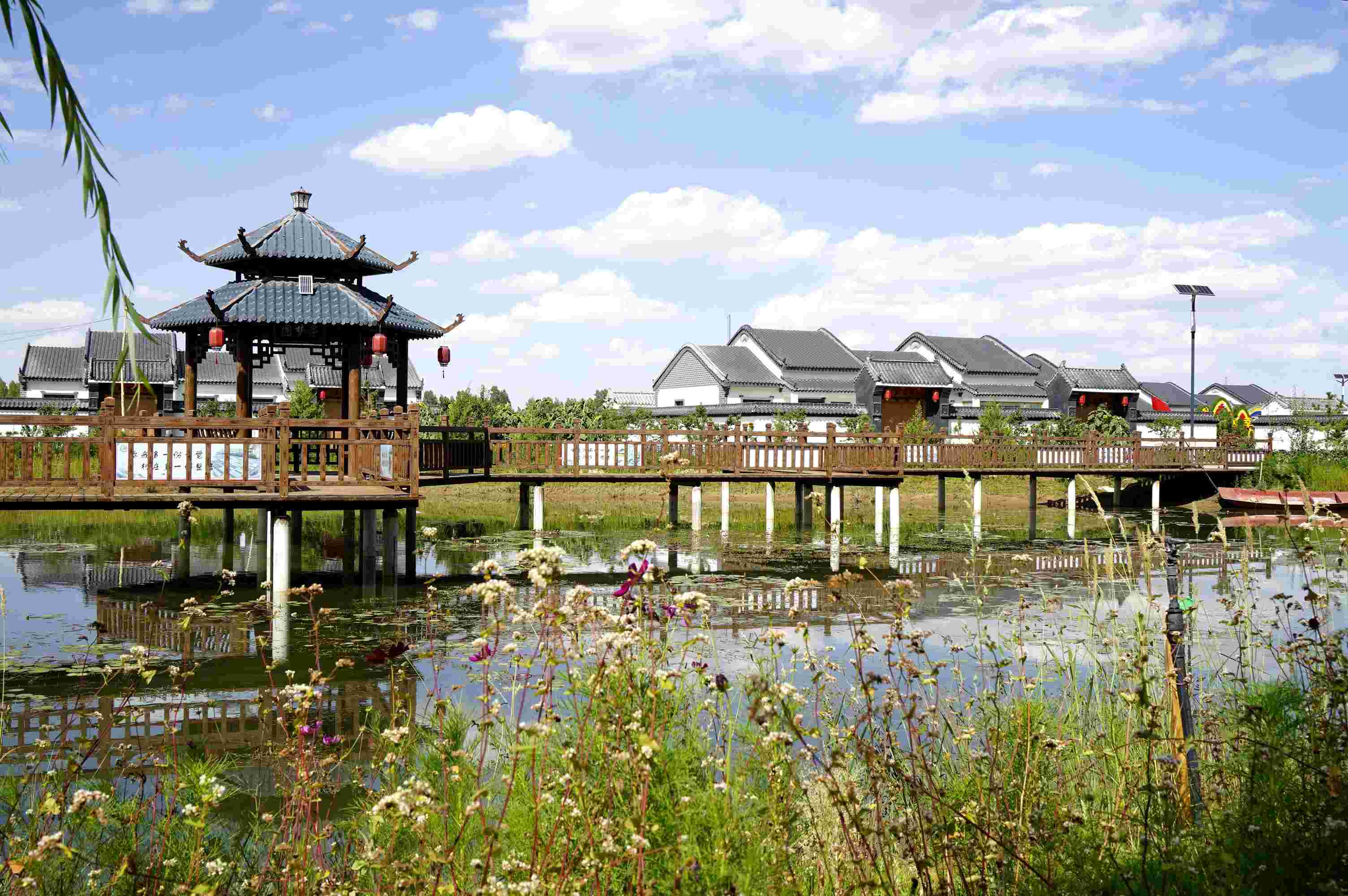 黃家堡村，筑夢新居。張文博攝