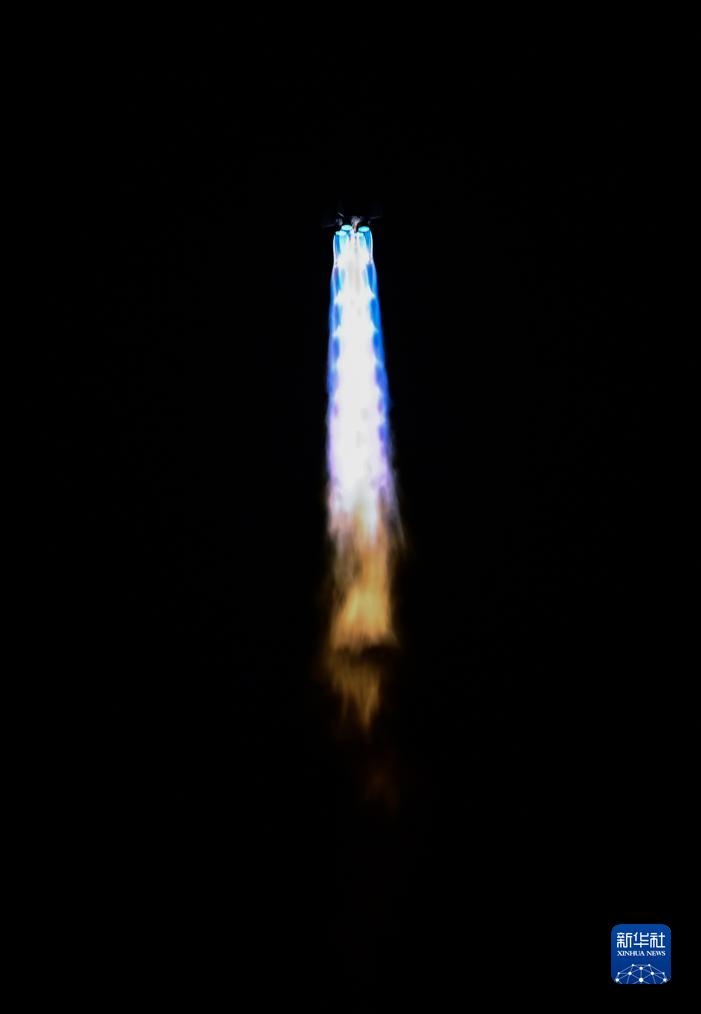 9月7日02時14分，我國在酒泉衛(wèi)星發(fā)射中心使用長征四號丙運載火箭，成功將遙感三十三號03星發(fā)射升空，衛(wèi)星順利進(jìn)入預(yù)定軌道，發(fā)射任務(wù)獲得圓滿成功。新華社發(fā)（汪江波 攝）