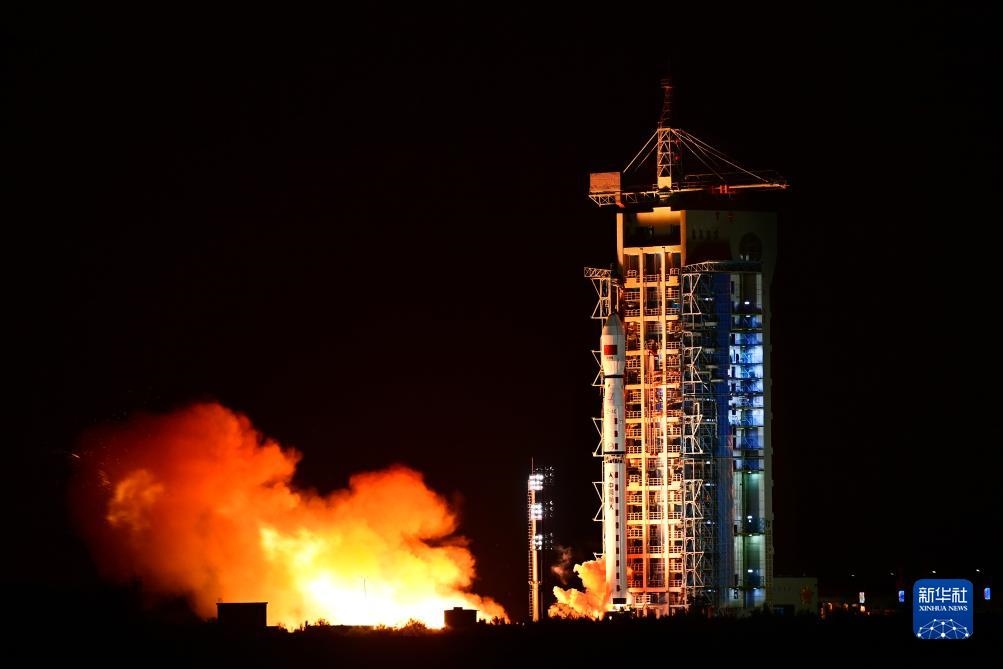 9月7日02時14分，我國在酒泉衛(wèi)星發(fā)射中心使用長征四號丙運載火箭，成功將遙感三十三號03星發(fā)射升空，衛(wèi)星順利進(jìn)入預(yù)定軌道，發(fā)射任務(wù)獲得圓滿成功。新華社發(fā)（汪江波 攝）