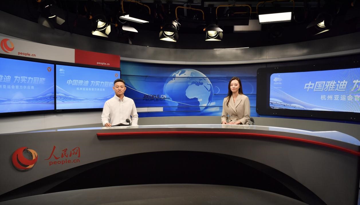 雅迪科技集團全球營銷與服務(wù)總裁王家中接受人民網(wǎng)記者采訪。人民網(wǎng)記者 于凱攝