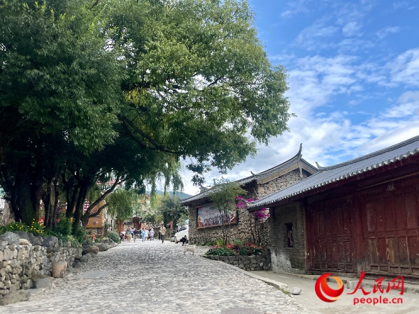 玉湖村村景。人民網(wǎng) 周靜圓攝