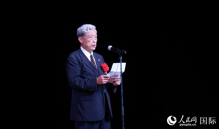 全華聯(lián)會長何德倫發(fā)表致辭。人民網(wǎng) 蔣曉辰攝
