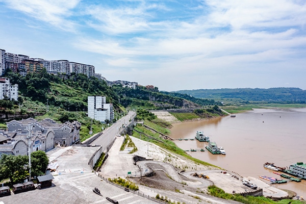 建成后的西沱鎮(zhèn)岸線環(huán)境綜合整治工程局部。受訪者供圖