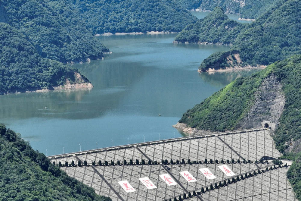 這是黑河金盆水庫(kù)（2023年7月16日攝，無(wú)人機(jī)照片）。新華社記者 邵瑞 攝