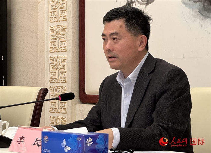 10月31日，歐美同學會秘書長李民在第五屆中法文化論壇媒體吹風會上講話。（人民網(wǎng) 謝瑩攝）