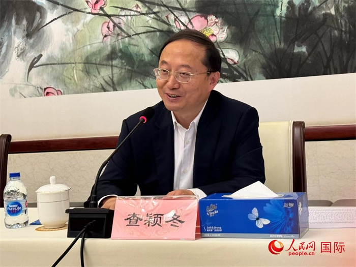 10月31日，蘇州市人民政府副市長查穎冬在第五屆中法文化論壇媒體吹風會上講話。（人民網(wǎng) 謝瑩攝）