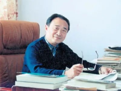 中年時的鐘萬勰。大連理工大學供圖