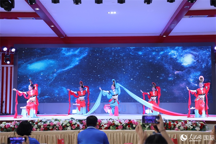 才藝表演環(huán)節(jié)。人民網(wǎng)記者 孫廣勇攝