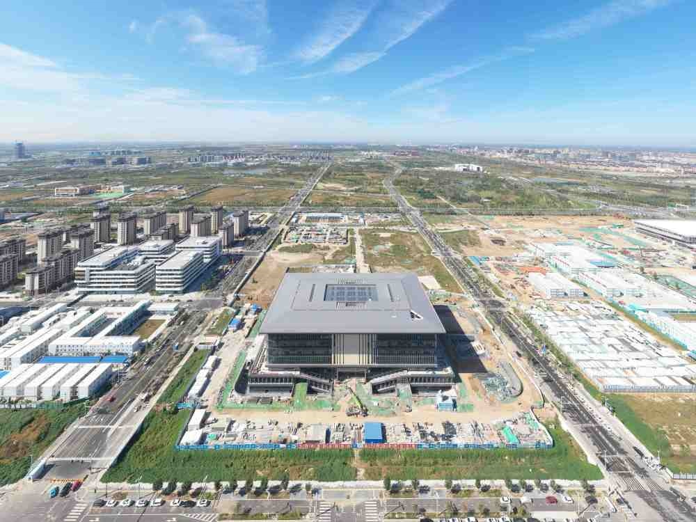 這是雄安新區(qū)大學(xué)園圖書館（2023年10月1日攝，無人機(jī)照片）。新華社記者 朱旭東 攝