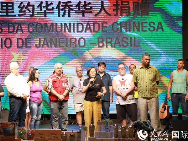 捐贈(zèng)活動(dòng)中方發(fā)起人之一的孫特英女士在捐贈(zèng)活動(dòng)中致辭。人民網(wǎng)記者 陳海琪攝