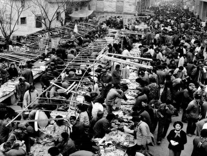 1982年，義烏湖清門馬路市場場景。拍友 金福根 攝