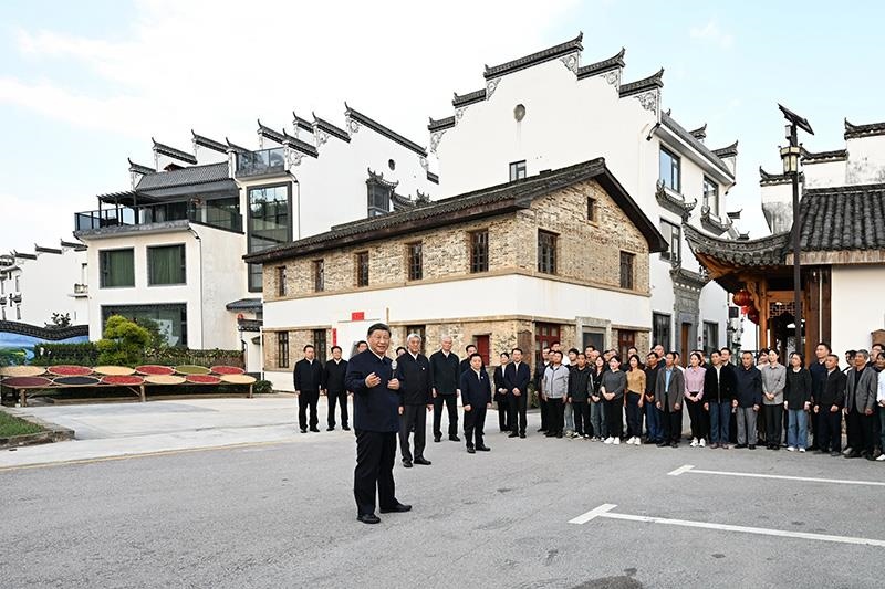 2023年10月11日，習(xí)近平總書記在江西上饒市婺源縣秋口鎮(zhèn)王村石門自然村考察。