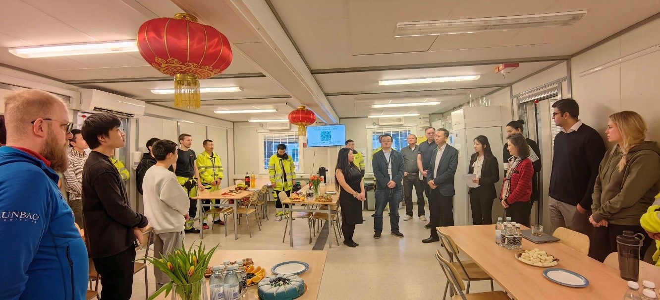中國駐瑞典大使崔愛民走訪中鐵隧道局集團瑞典工程公司。中國駐瑞典大使館供圖