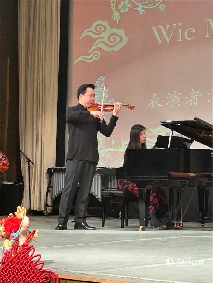 小提琴獨奏《Wie Melodien zieht es mir》《新春樂》，表演者：寧峰、韓卉菁（鋼琴伴奏）