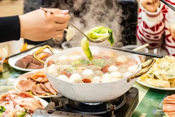 華南理工大學推出火鍋年夜飯。校方供圖