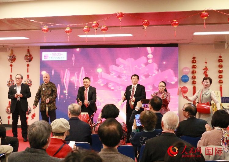 打擊樂合奏《春節(jié)序曲》。人民網(wǎng) 許可攝