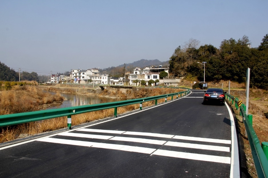 安徽省休寧縣農(nóng)村公路。受訪方供圖