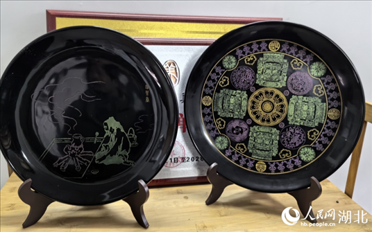 壩漆工藝品。人民網(wǎng)記者 周雯攝