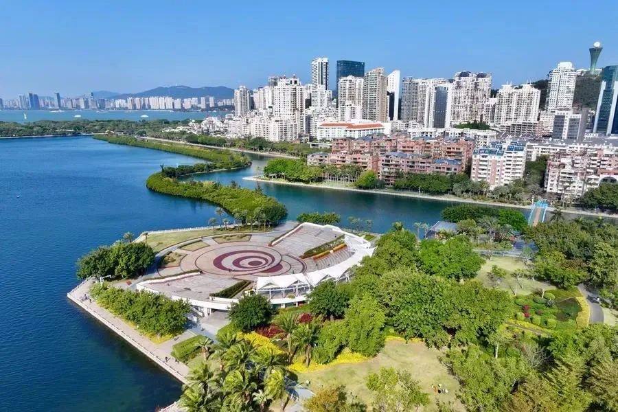△1月24日，廈門筼筜湖白鷺洲公園及周邊城市景觀。