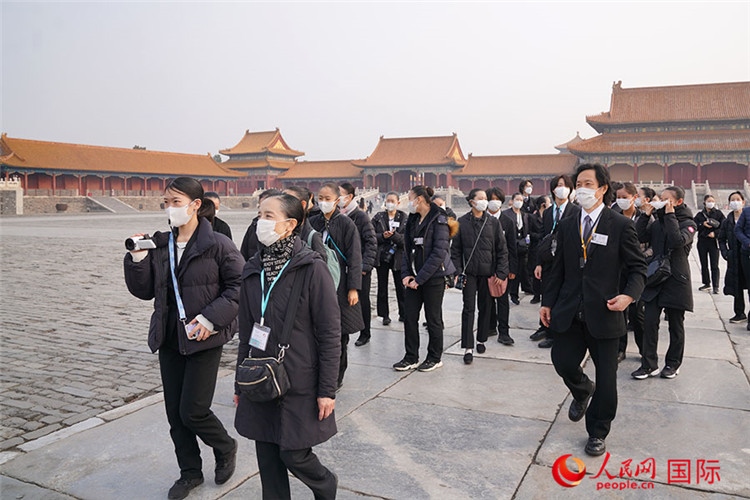 松山芭蕾舞團(tuán)青年代表團(tuán)在故宮參觀。人民網(wǎng)記者 張麗婭攝