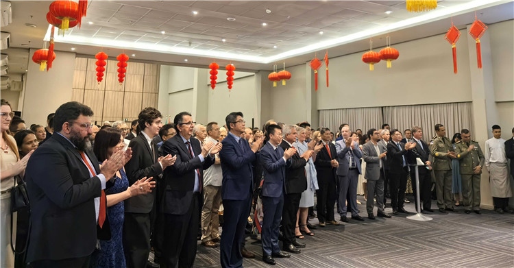 當?shù)貢r間3月27日，中國駐累西腓新任總領事蘭和平舉行到任招待會。圖為招待會現(xiàn)場。中國駐累西腓總領事館供圖