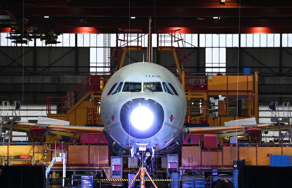 2022年11月9日，在空客天津總裝線，其首架空客A321飛機上線開始總裝。新華社記者 趙子碩 攝