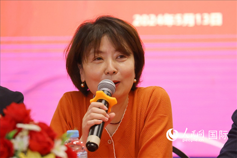 陜西省歸國華僑聯(lián)合會黨組成員、副主席兼秘書長尚小紅在座談會上致辭。人民網(wǎng)記者 陳海琪攝