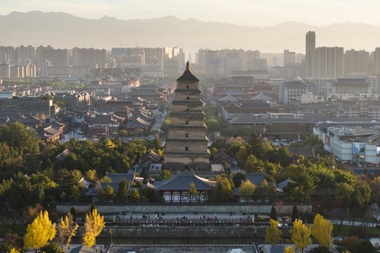 西安大雁塔景色（2023年11月17日攝，無(wú)人機(jī)照片）。新華社記者 邵瑞 攝