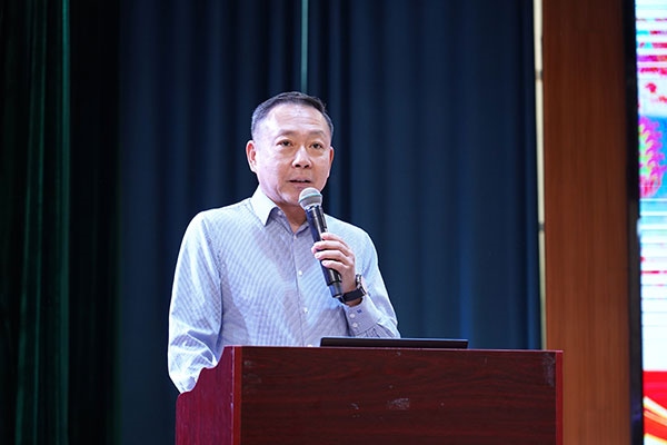 北京大鸞翔宇慈善基金會(huì)理事長(zhǎng)、周恩來(lái)侄外孫沈清講述周恩來(lái)的讀書(shū)故事。