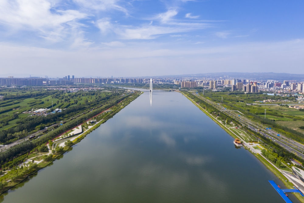 在山西省太原市拍攝的汾河（2023年6月27日攝，無人機(jī)照片）。新華社記者 楊晨光 攝