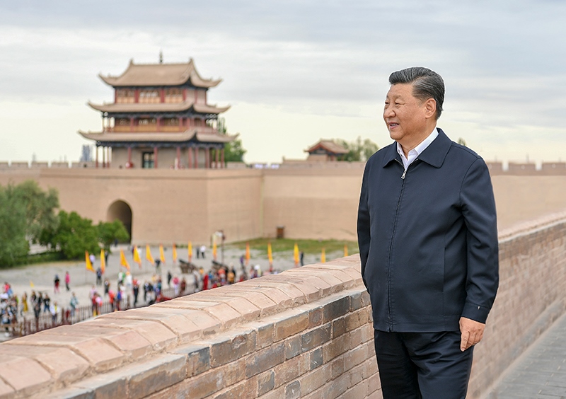 2019年8月20日，習(xí)近平總書記來到甘肅嘉峪關(guān)關(guān)城，登上城樓察看關(guān)城整體面貌，聽取河西走廊長城、關(guān)隘歷史文化情況介紹。