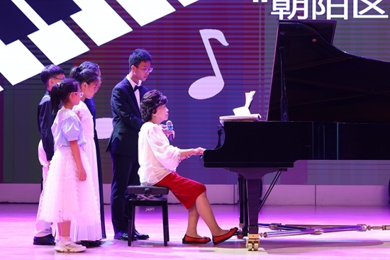鮑蕙蕎擔(dān)任指導(dǎo)。通過專家的點評