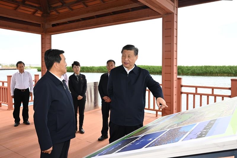 △2023年6月5日，習(xí)近平總書記在烏梁素?？疾?。