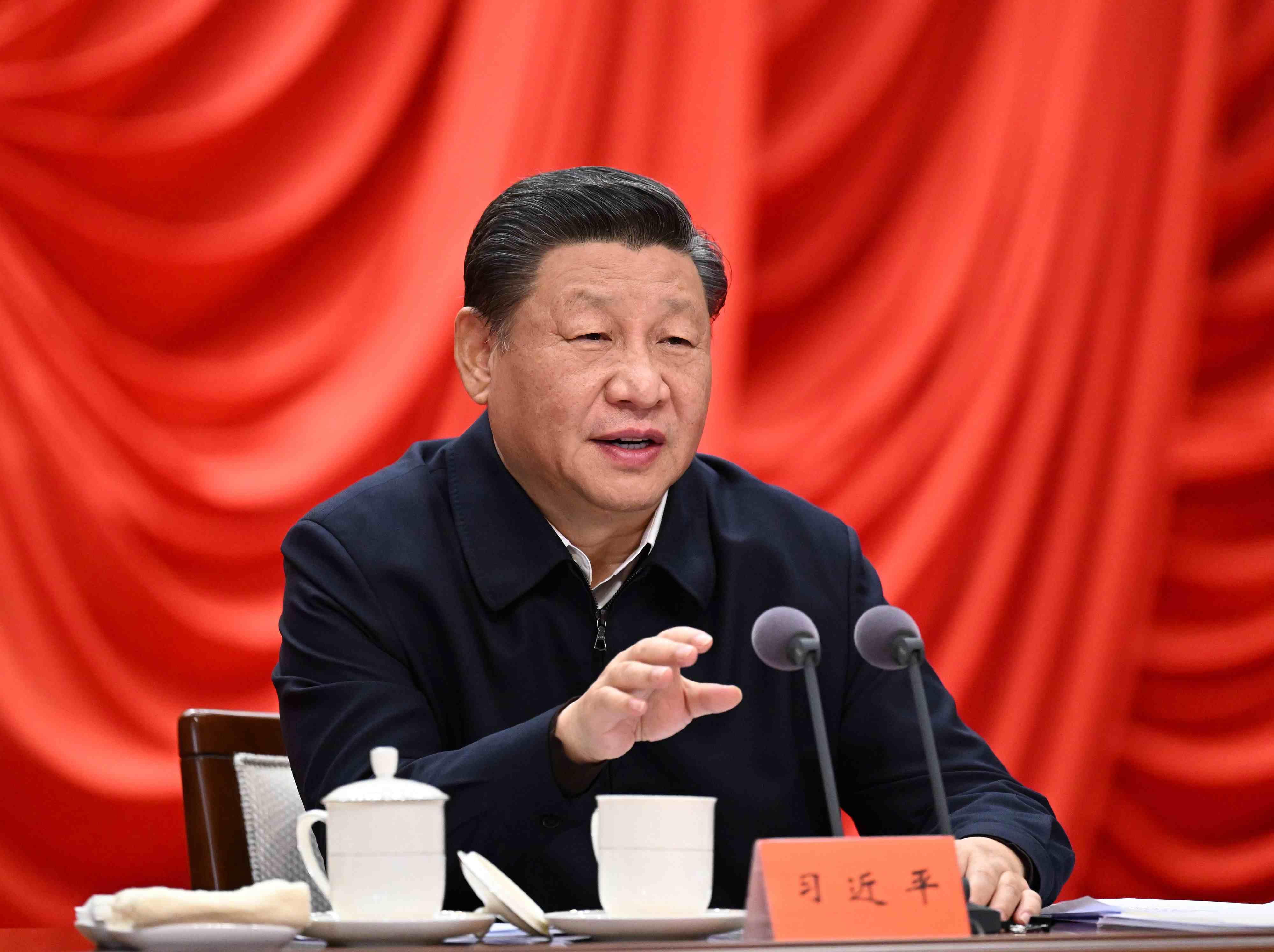 △ 2022年1月11日，習(xí)近平總書記在省部級(jí)主要領(lǐng)導(dǎo)干部學(xué)習(xí)貫徹黨的十九屆六中全會(huì)精神專題研討班開班式上發(fā)表重要講話，強(qiáng)調(diào)全黨同志都要明大德、守公德、嚴(yán)私德。