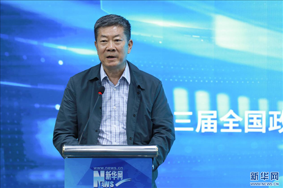 中國版權(quán)協(xié)會理事長、第十三屆全國政協(xié)文化文史和學(xué)習(xí)委員會副主任、新聞出版總署原副署長、國家版權(quán)局原副局長閻曉宏現(xiàn)場致辭