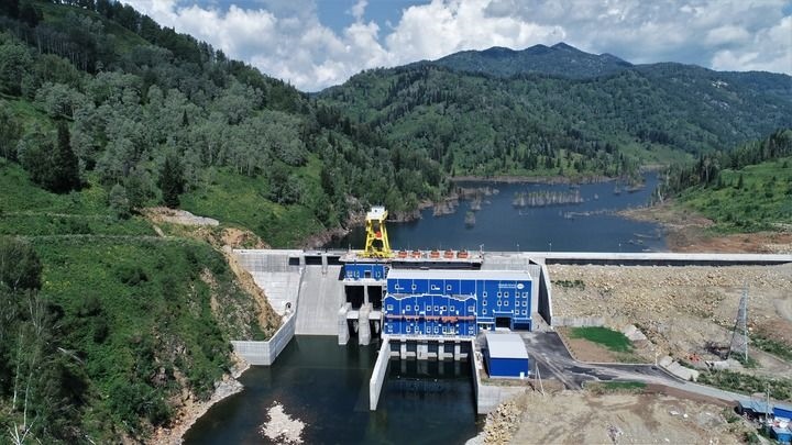 這是2021年7月28日拍攝的哈薩克斯坦圖爾古孫水電站（無人機照片）。新華社發(fā)（奧斯帕諾夫攝）