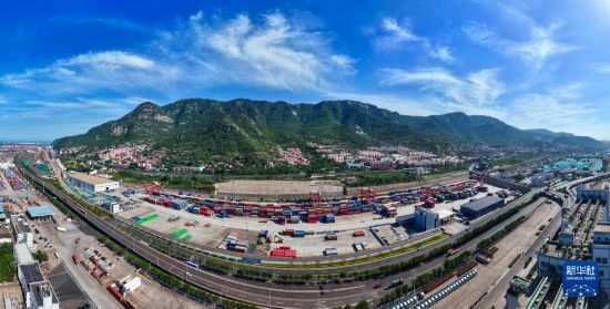 這是6月26日拍攝的中哈連云港物流合作基地（無(wú)人機(jī)照片）。新華社記者 季春鵬 攝