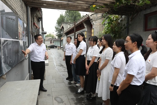 北京大中小學(xué)思政教師赴實(shí)踐教學(xué)基地現(xiàn)場(chǎng)備課。北京市教委供圖